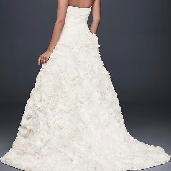 BRAND NEW Galina Signature Wedding Gown, Ivory, 8 - Picture 5 of 8